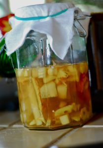 Como Fazer O Seu Próprio Vinagre Natural De Abacaxi