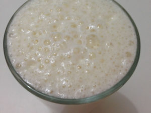 Shake Proteico de Banana Com Maçã e Canela