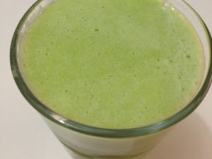 Suco de Abacaxi Com Pepino e Couve Para Secar a Barriga